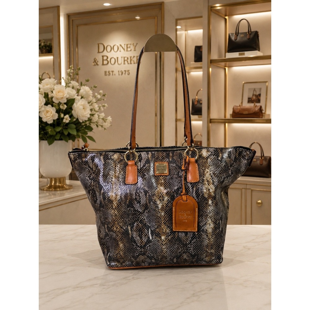 DB118 Dooney & Bourke O Ring shopper